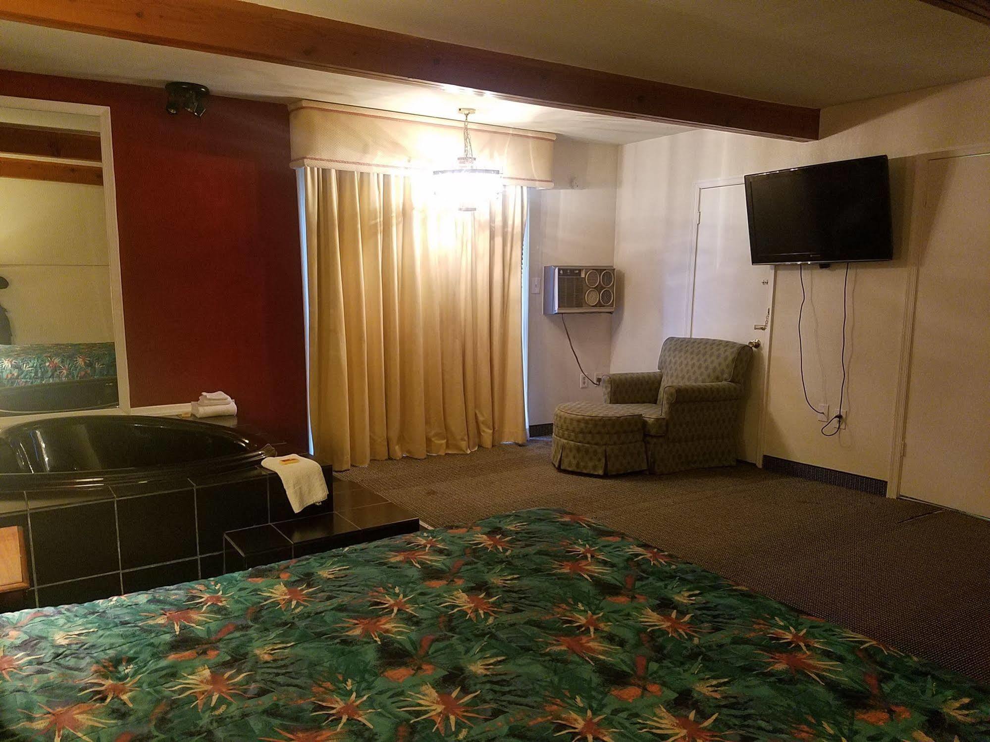 Maplehurst Motel Tunkhannock Eksteriør bilde
